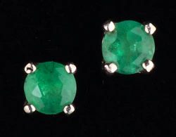 3mm Emerald Stud Earrings - Image 3