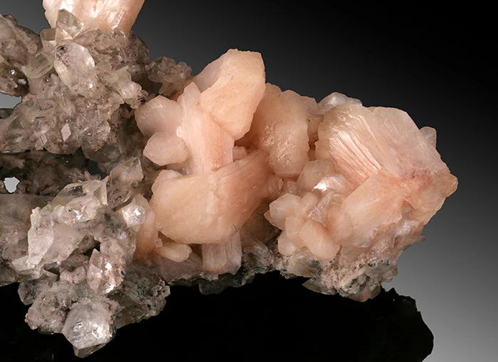 Peach Stilbite and Apophyllite on Druzy Chalcedoy - Image 4